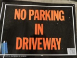 'No Parking in Driveway' Metal Sign / 14