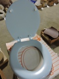 6 Toilet Seats and Lids - NEW Old Stock