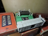 LIONEL Train - No. 3482 Operating Milk Car & Delivery Platform / with Box