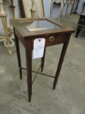 Small Curio Display Table with Lift-Top / 12