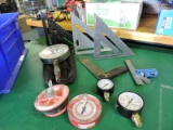 Lot of squares and pressure gauges
