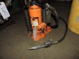 Air/Over 12-Ton Hydraulic Jack