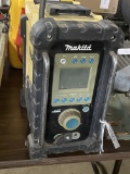 MAKITA Brand - BMR100 WORK SITE RADIO / Powered by rechargable drill packs