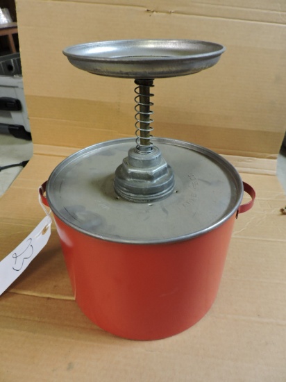 EAGLE P-704 Plunger Galvanized Steel Safety Can / 4 Qt / NEW