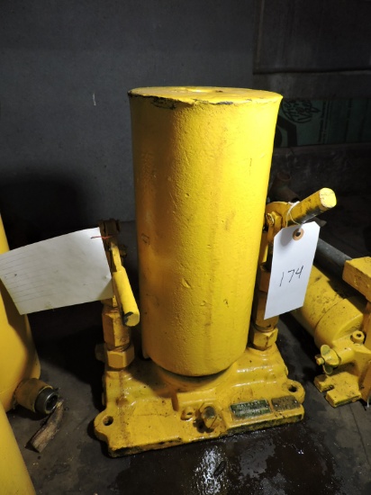 MALABAR Brand Industrial Hydraulic Bottle Jack - Model: 708