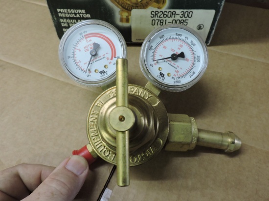 VICTOR Brand - Brass Pressure Regulator (Oxygen) - Brand New in Box