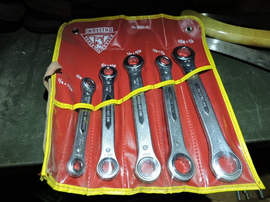 5-Piece Set of Ratcheting Box Wrenches in Case