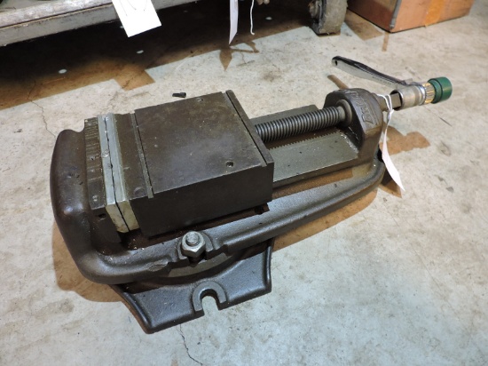 Large BRIDGEPORT Brand - Machinists Vise / Apprx 22" Wide
