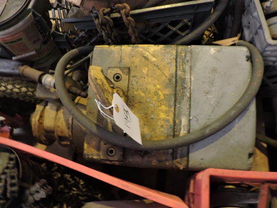 Heavy Duty Hoist with Accessories and Chain