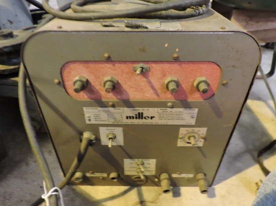 Vintage MILLER Welder / Model: H8-15-1-WG / 115W - 2.5A - 120W