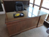 Executive Desk with Wing / Chair & Desk Supplies Included / Desk: 72