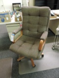 Plush Finish Office Chair