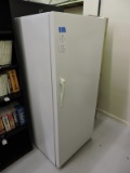 Large Office Refrigerator (no freezer) / 64