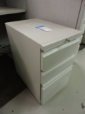 3-Drawer Rolling Filing Cabinet / with Key / 15