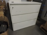 3-Drawer Lateral File / 42