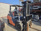 Toyota 8FG35U Propane Forklift / 544 Hrs / Side Shift - Triple Mast.