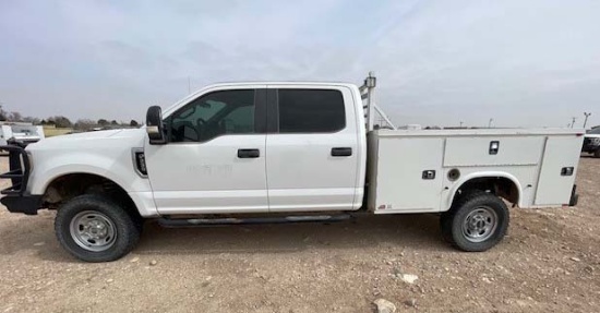 2019 Ford F250 Crew Cab Utility Body / 4X4 Gas - Located: Carlsbad, NM