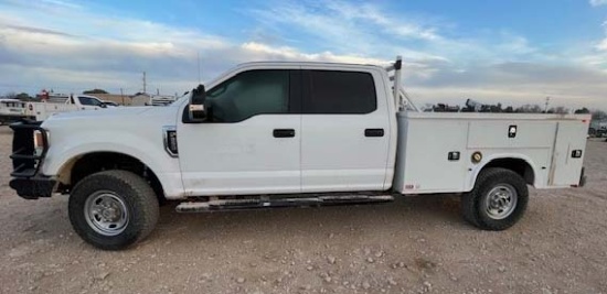 2020 Ford F250 Crew Cab Utility Body / 4X4 Gas - Located: Carsbad, NM
