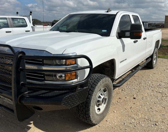 2015 Chevrolet 2500HD DoubleCab Pickup 4X4 Gas - Located: Victoria, TX