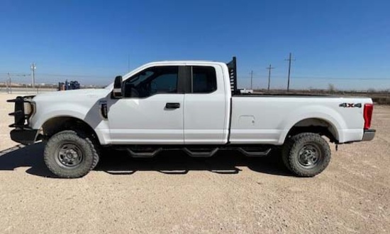 2017 Ford F250 Extra Cab Pickup / 4x4 Gas V8 / Located: Midland TX