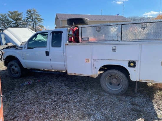 2012 Ford F350 Extra Cab Utility Body / 4X4 Gas / Located: Clarksburg, WV