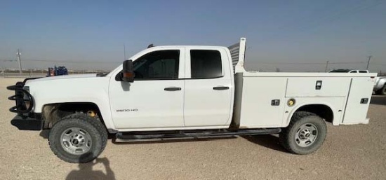 2015 Chevrolet 2500HD DoubleCab Open Utility 4X4 Gas - Located: Midland TX