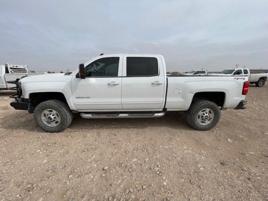 2016 Chevrolet 2500HD CrewCab Pickup / 4X4 Gas V8 - Located: Carlsbad NM