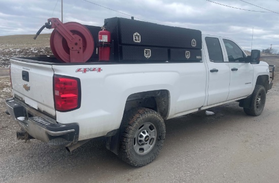 2017 Chevrolet 2500HD Double Cab Pickup / 4X4 Gas - Located: Beallsville, OH