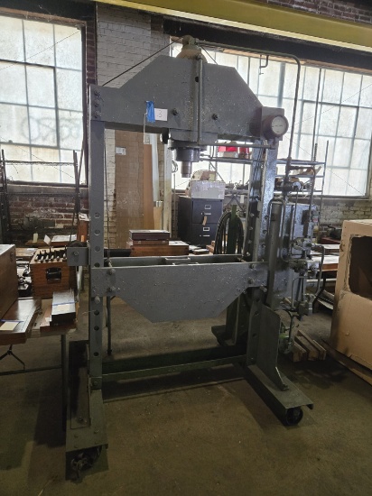75-Ton Hydraulic Press / Blum & Company / W75 / 220V / Fully Functional