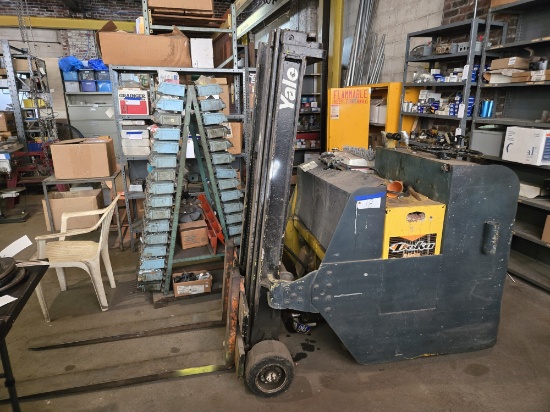 YALE Electric Stand Up Fork Lift with Charger