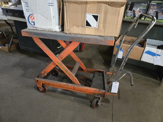 Lift Cart with 20" X 32" Platform / Lifts to 31"