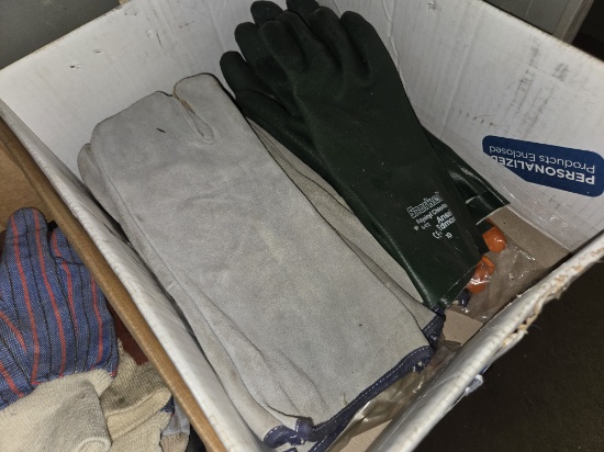Welding Gloves & Polyvinly Gloves