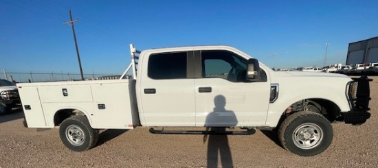 2019 Ford F250 CrewCab Open Utility Body / 4X4 Gas V8 - Located: Midland, Texas