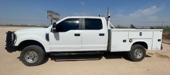 2019 Ford F250 CrewCab Open Utility Body / 4X4 Gas V8 - Located: Midland, Texas