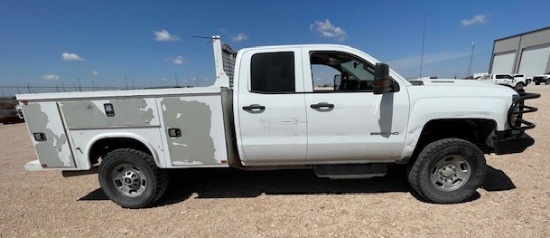 2017 Chevrolet Silverado 2500HD DoubleCab Utility / 4X4 6.6L Diesel - Located: Midland Texas