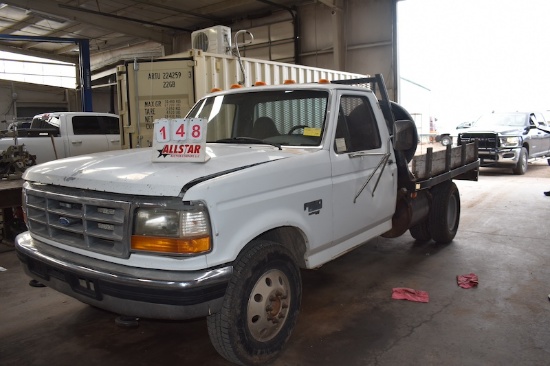 1997 Ford F350 Flat Bed w/ GN Hitch