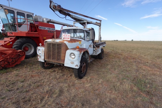 IH 1600 Loadstar Winch Truck