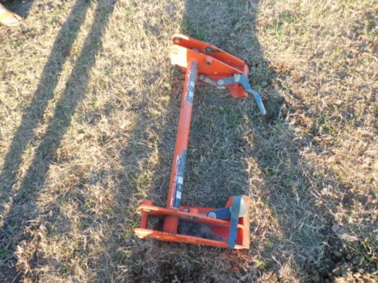 SOLD* KUBOTA QUICK LOADER HITCH