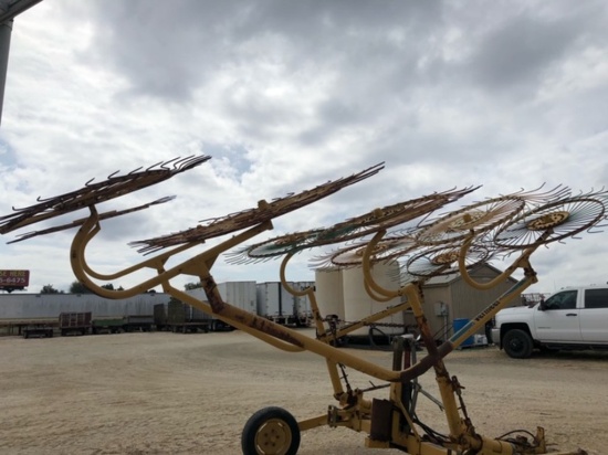 *SOLD*Vermeer 10 Wheel Hay Rake WR-2