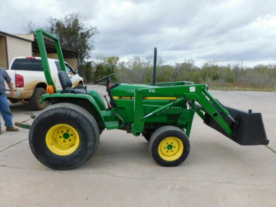 *SOLD*John Deere 770 W/Loader 4x4 Tactor