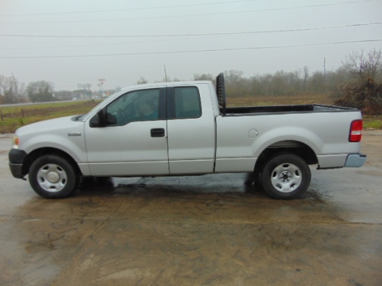 FORD 2005 F 150 XL PICKUP TRUCK