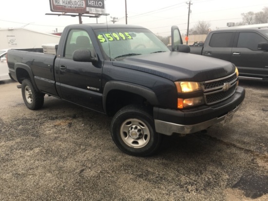 2005 CHEVROLET 2500 SERIES GAS PICKUP