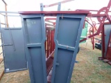 *SOLD* CATTLE CHUTE