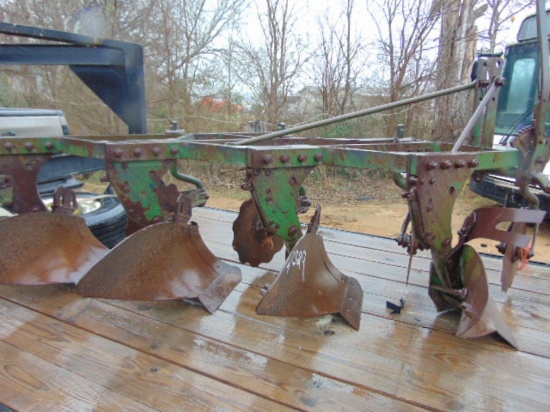 JOHN DEERE 4 BOTTOM PLOW/ 3 POINT HITCH