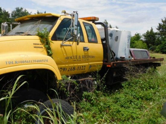 *NOT SOLD* 2001 WRECKER