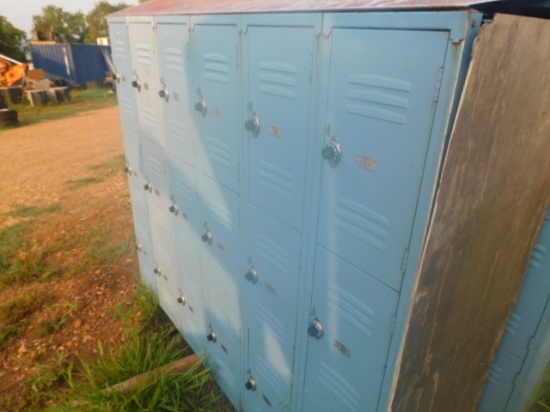 *SOLD* BLUE DOUBLESIDED LOCKERS