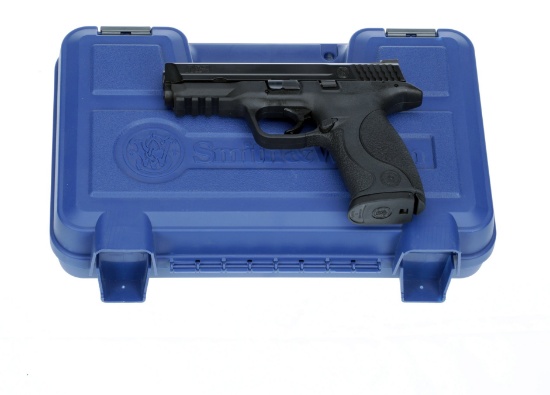 Smith & Wesson M&P 9 Semi-Automatic Pistol with Case