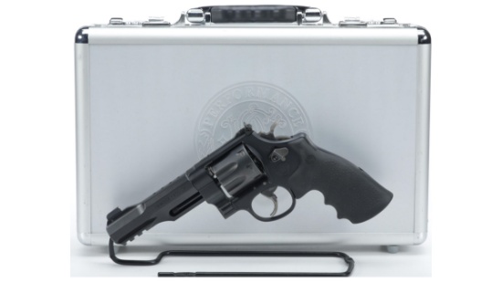 Smith & Wesson Performance Center Model 327 M&P R8 Revolver