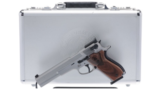 Smith & Wesson Performance Center Model 952-2 Pistol with Case