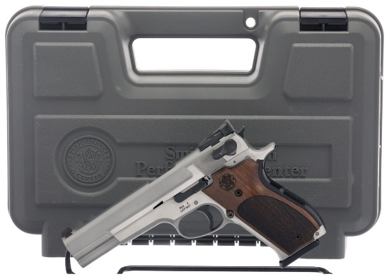 Smith & Wesson Performance Center Model 952-2 Pistol with Case